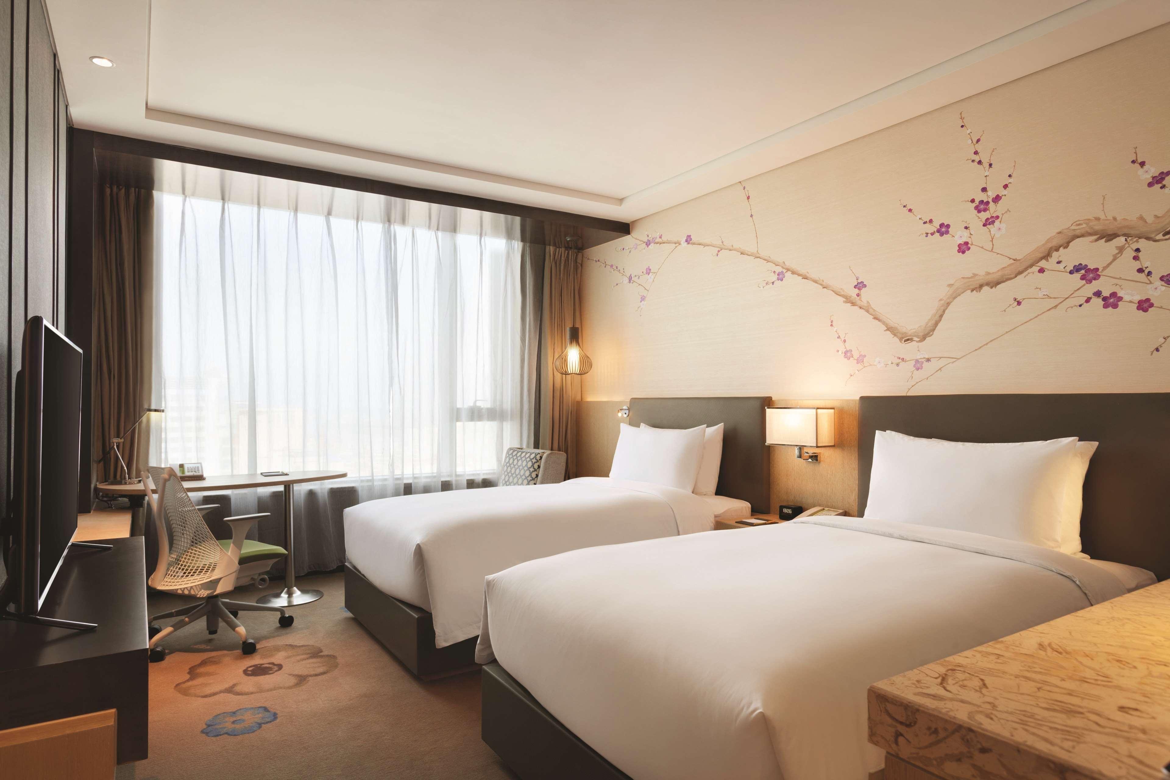 Hilton Garden Inn Dandong Eksteriør billede