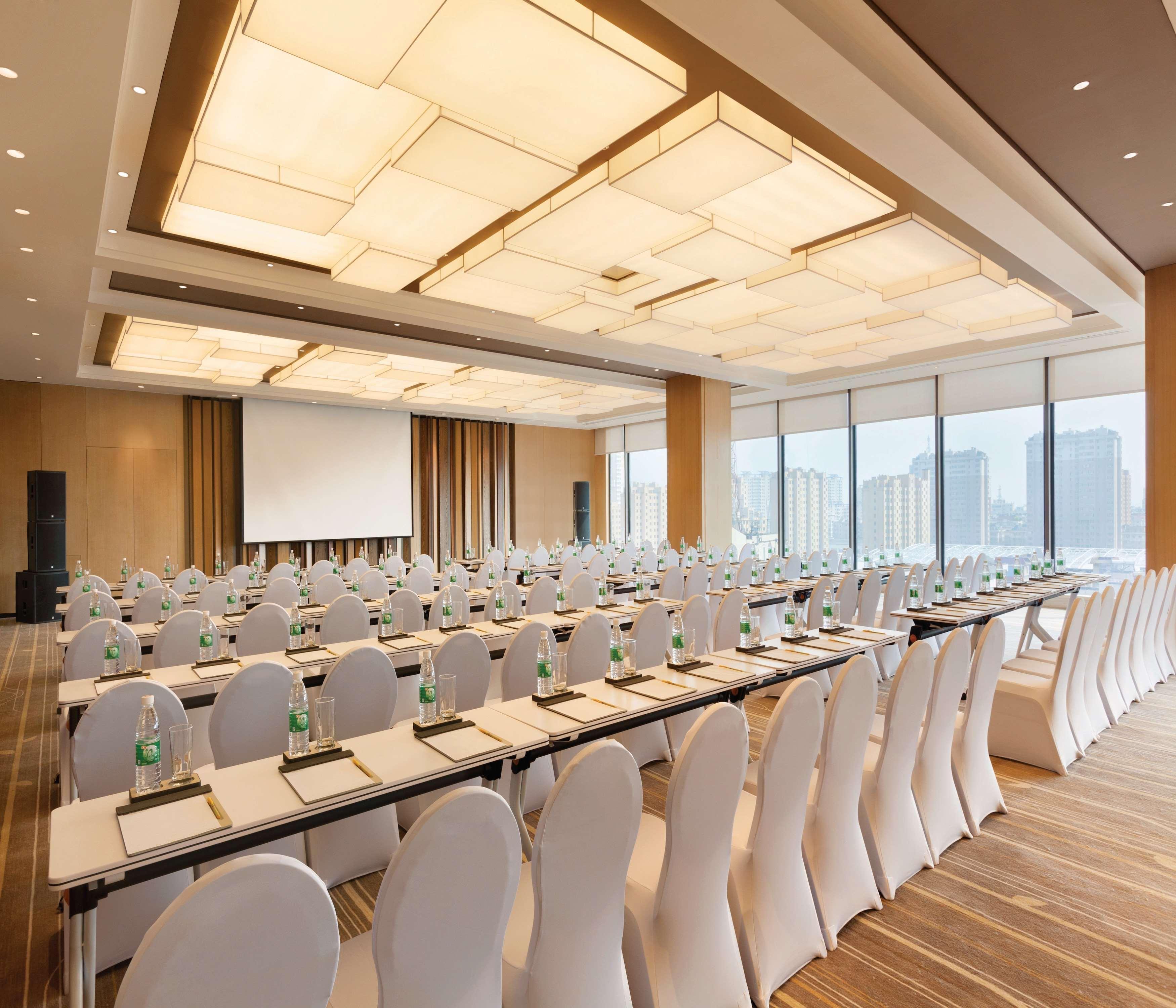 Hilton Garden Inn Dandong Eksteriør billede